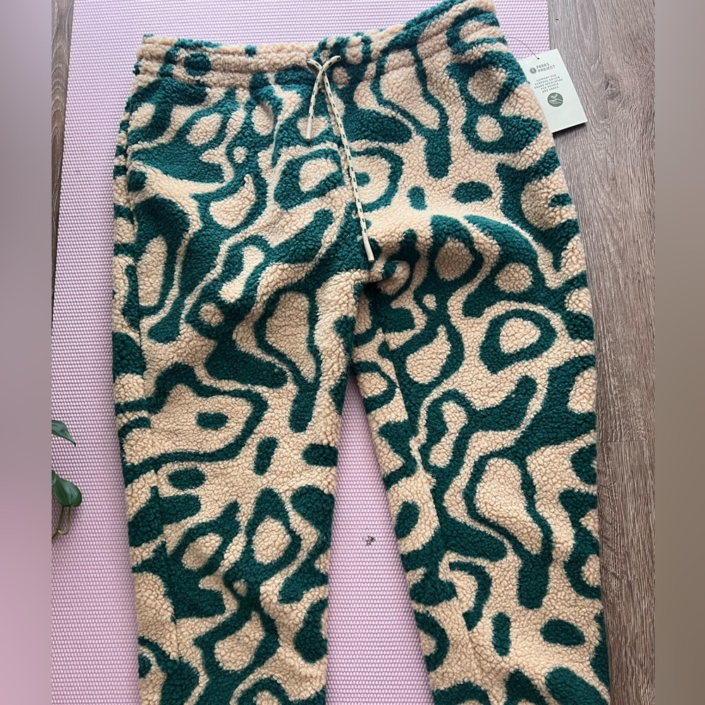 Parks Project Yellowstone Geysers fleece high pile joggers L